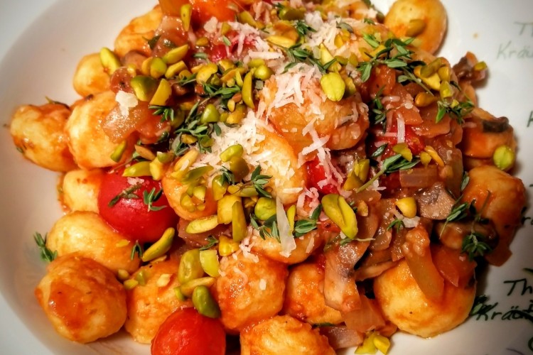 Gnocchi-Pfanne in Tomaten-Soße mit Thymian